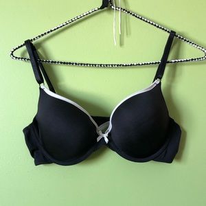 3/$15 SALE Maidenform Black Bra w/ White Trim